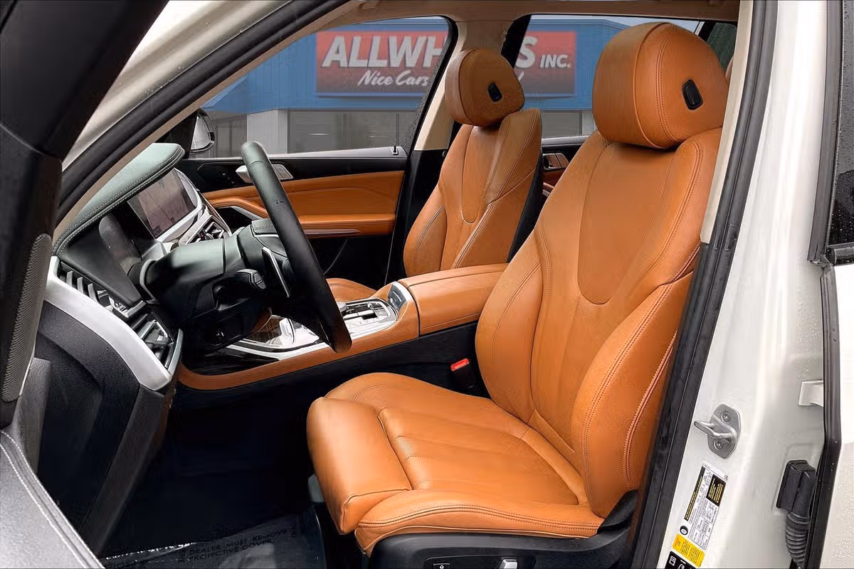 2021 BMW X7 xDrive40i Image 23