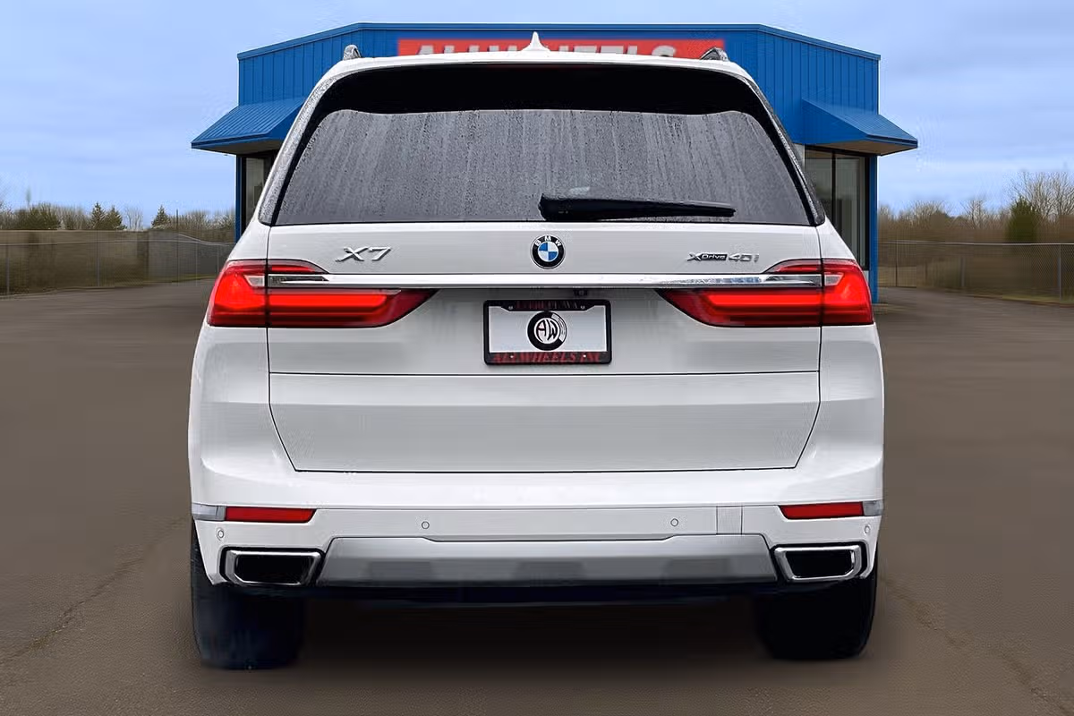 2021 BMW X7 xDrive40i Image 4