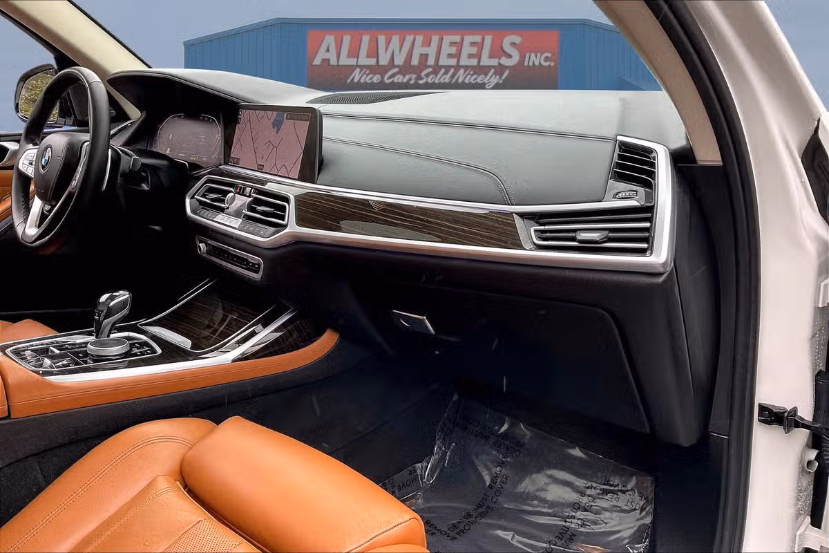 2021 BMW X7 xDrive40i Image 15
