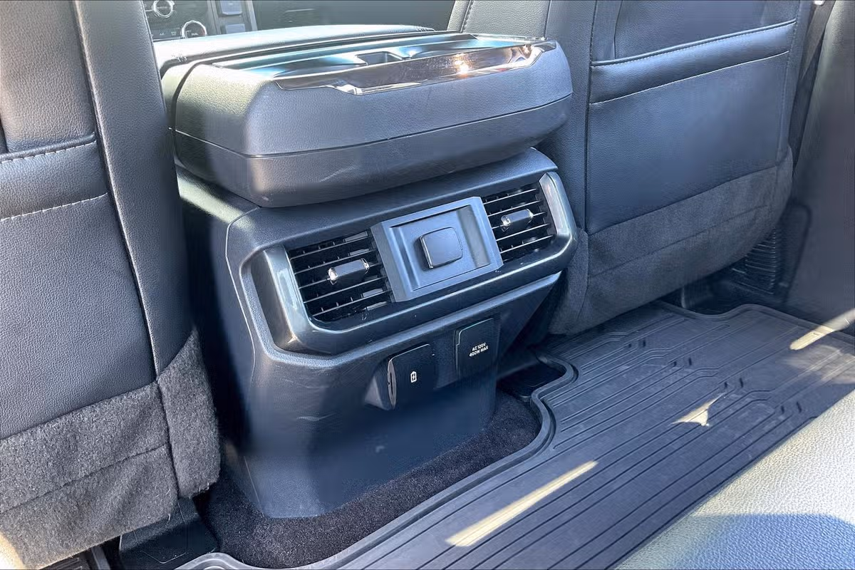 2022 Ford F-150 Lariat Image 32