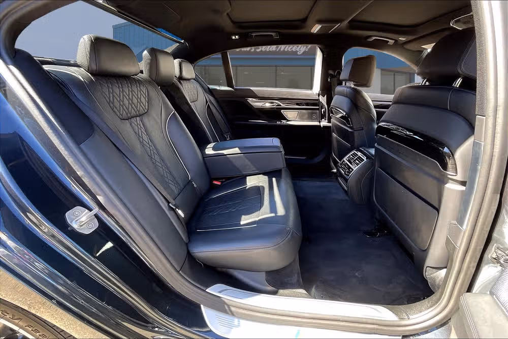 2017 BMW 7 Series 750i Image 25