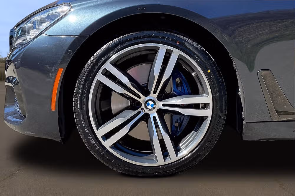 2017 BMW 7 Series 750i Image 9