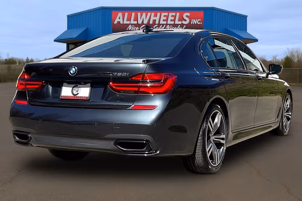 2017 BMW 7 Series 750i Image 11