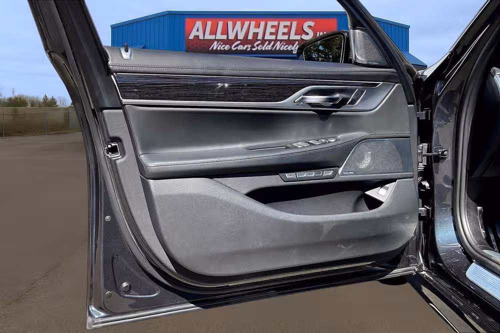 2017 BMW 7 Series 750i Image 21