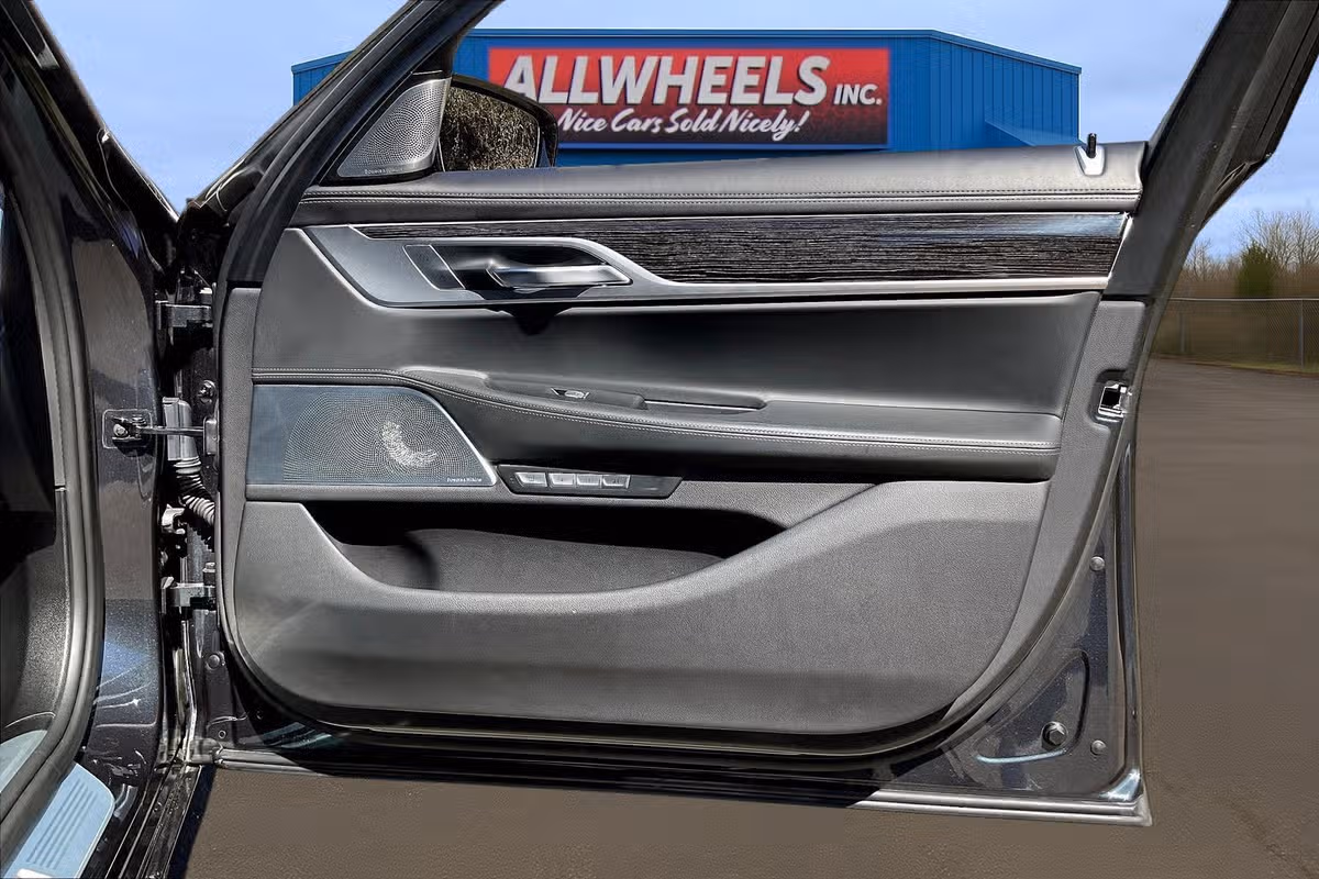 2017 BMW 7 Series 750i Image 22