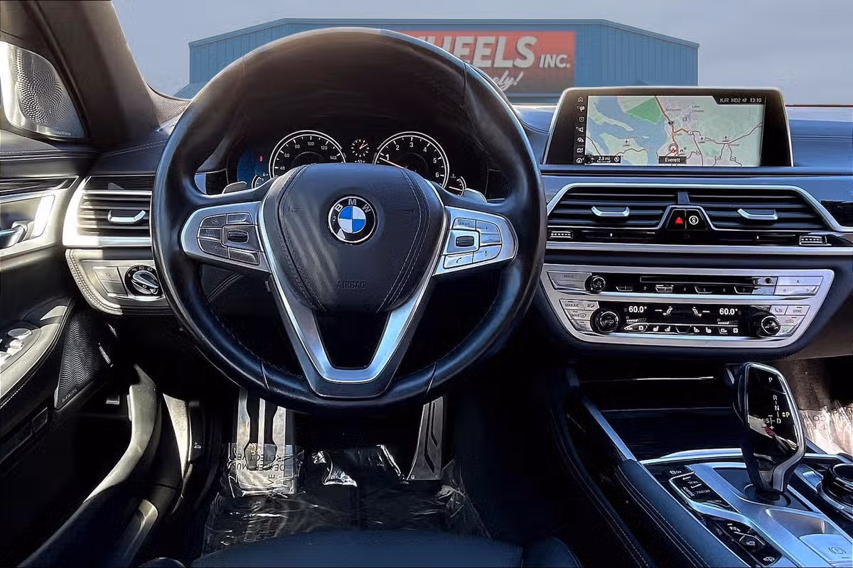 2017 BMW 7 Series 750i Image 5