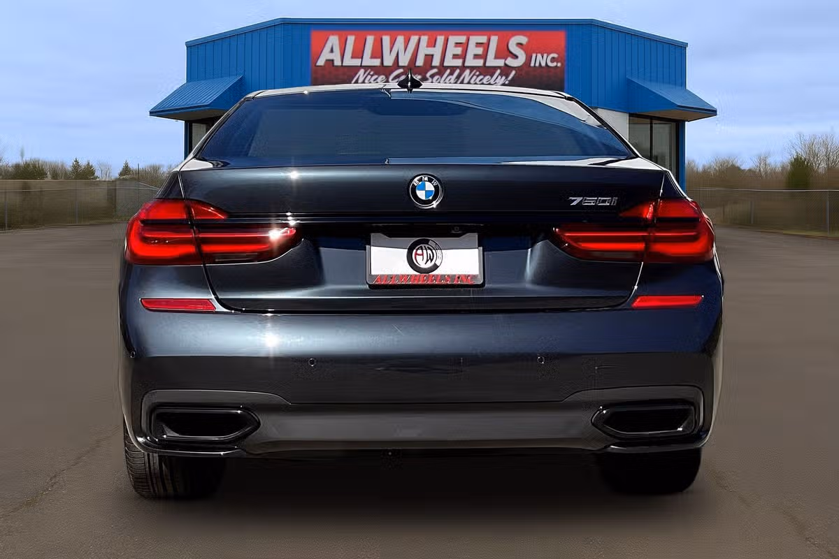 2017 BMW 7 Series 750i Image 4