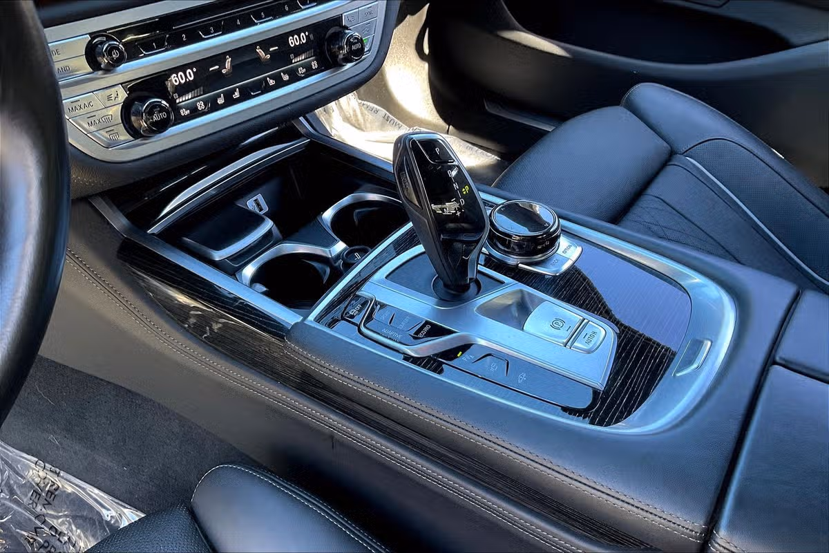 2017 BMW 7 Series 750i Image 13