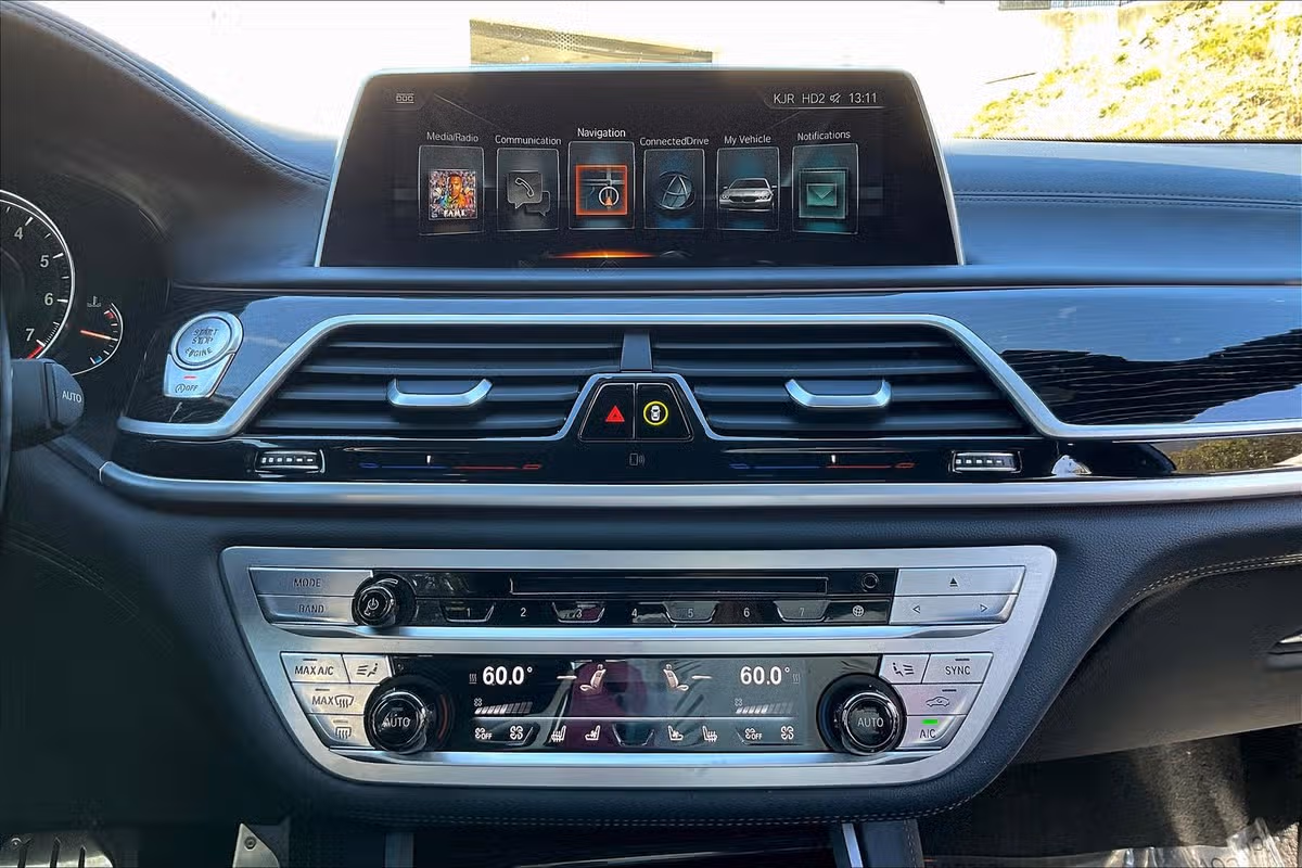 2017 BMW 7 Series 750i Image 29