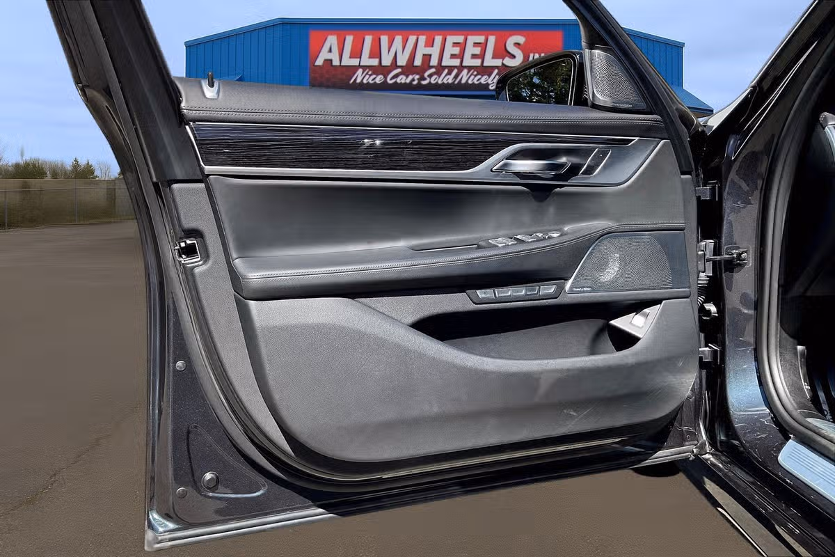 2017 BMW 7 Series 750i Image 21