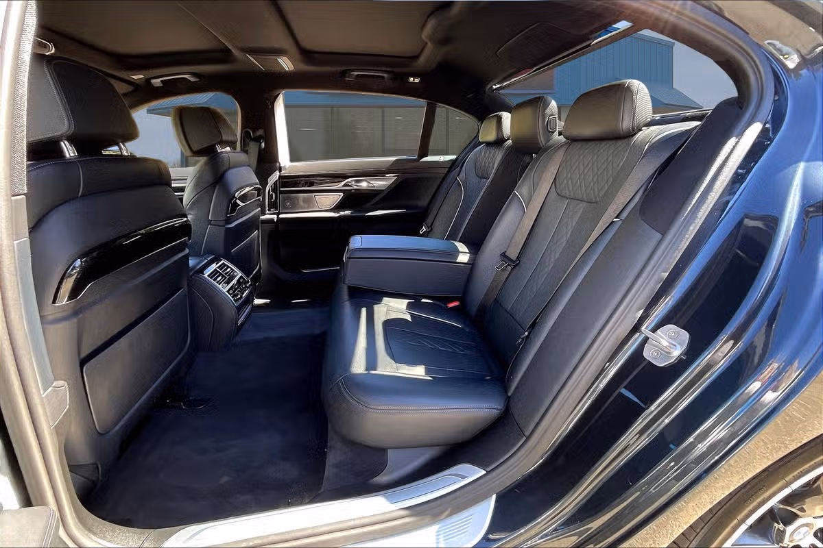 2017 BMW 7 Series 750i Image 24