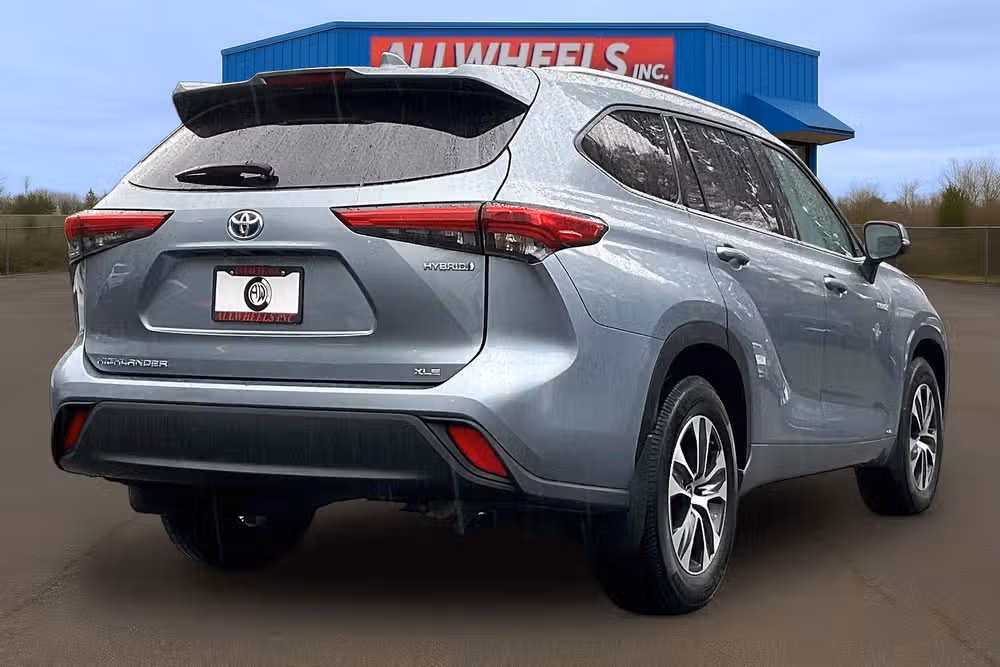 2020 Toyota Highlander Hybrid XLE Image 11
