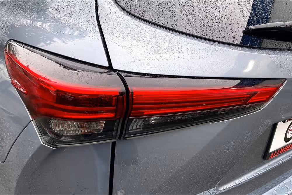 2020 Toyota Highlander Hybrid XLE Image 29
