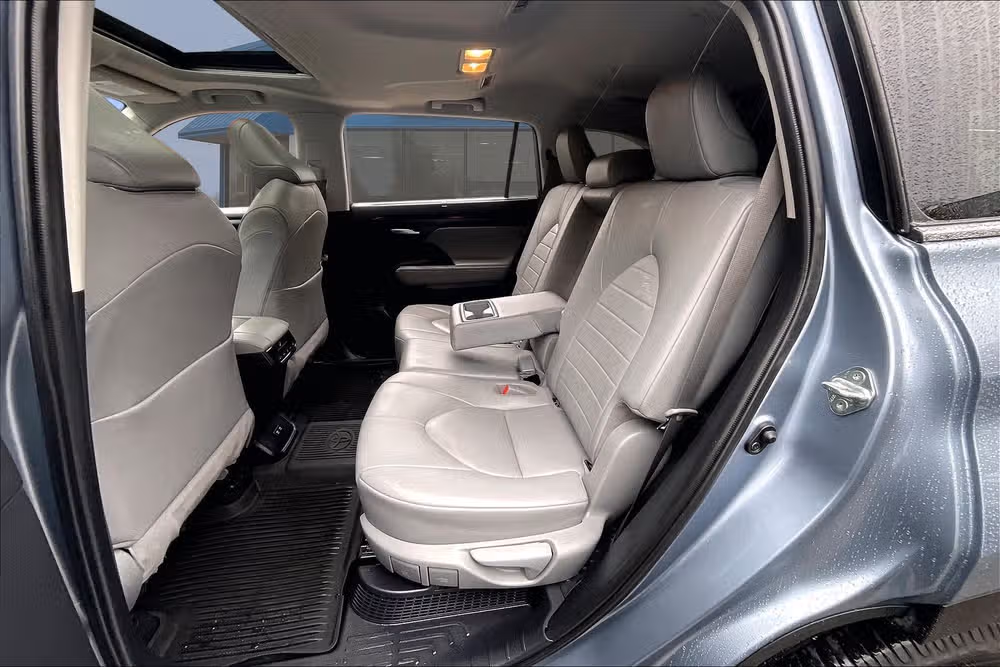2020 Toyota Highlander Hybrid XLE Image 24
