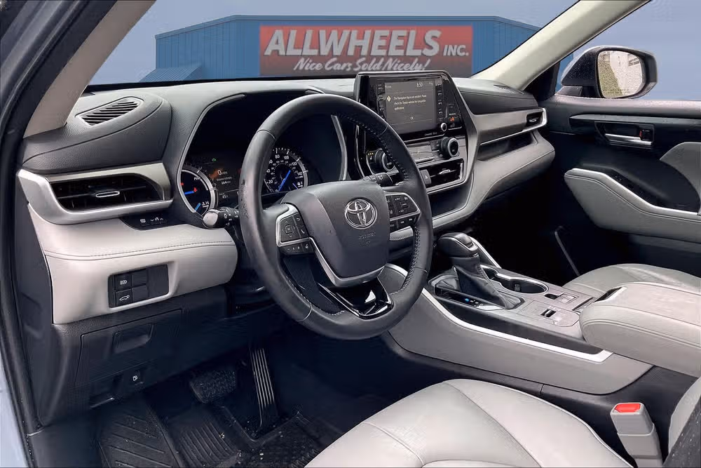 2020 Toyota Highlander Hybrid XLE Image 12