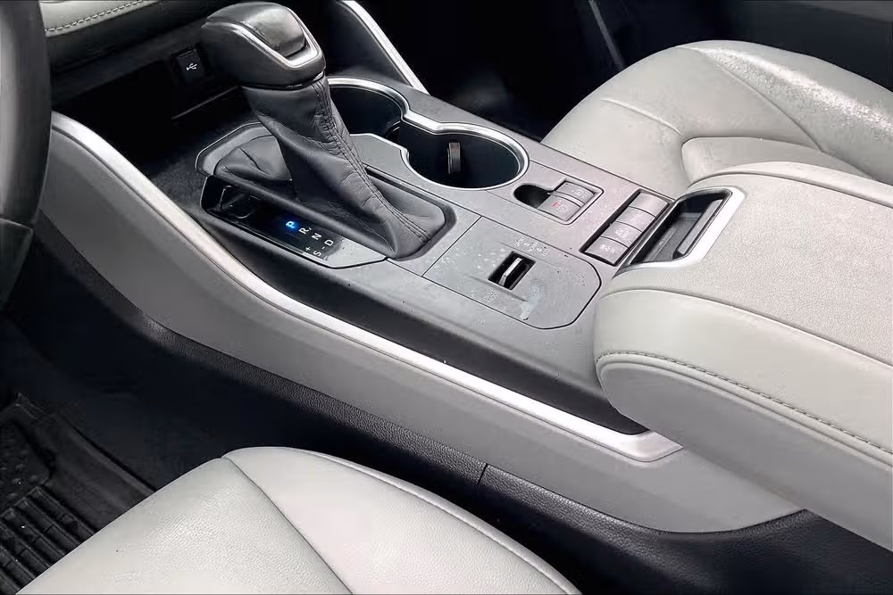 2020 Toyota Highlander Hybrid XLE Image 13