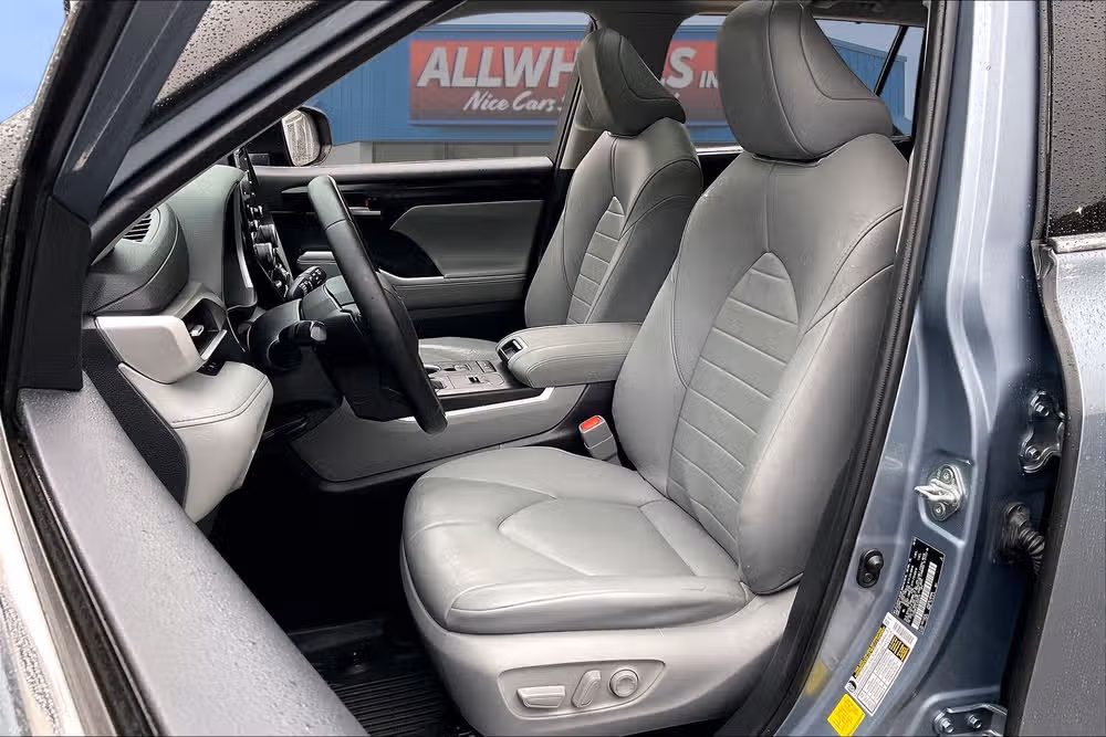 2020 Toyota Highlander Hybrid XLE Image 23