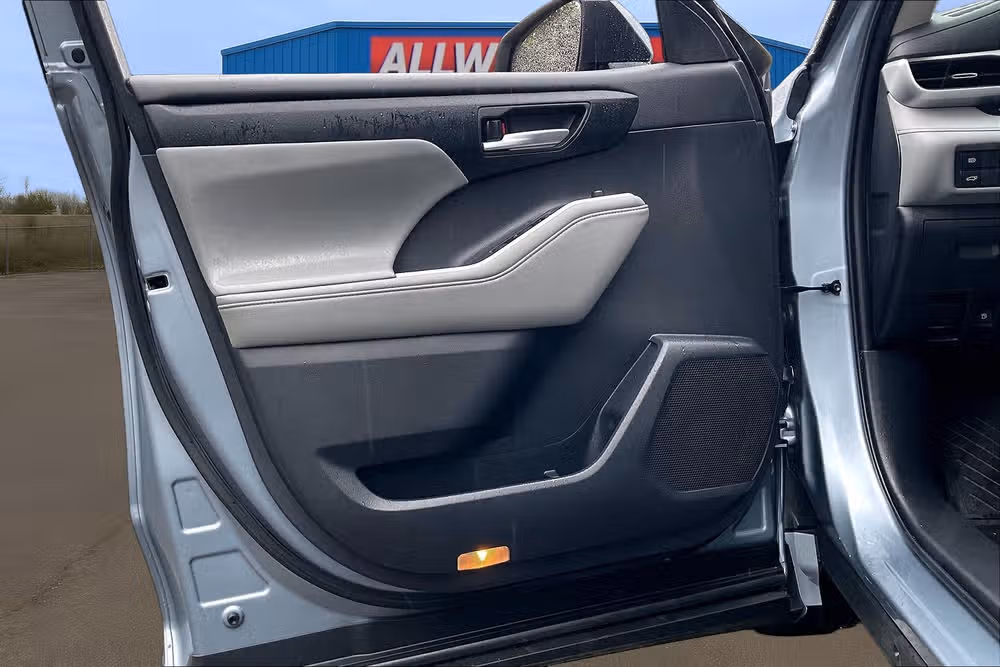 2020 Toyota Highlander Hybrid XLE Image 21