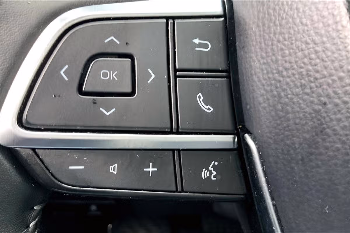 2020 Toyota Highlander Hybrid XLE Image 16