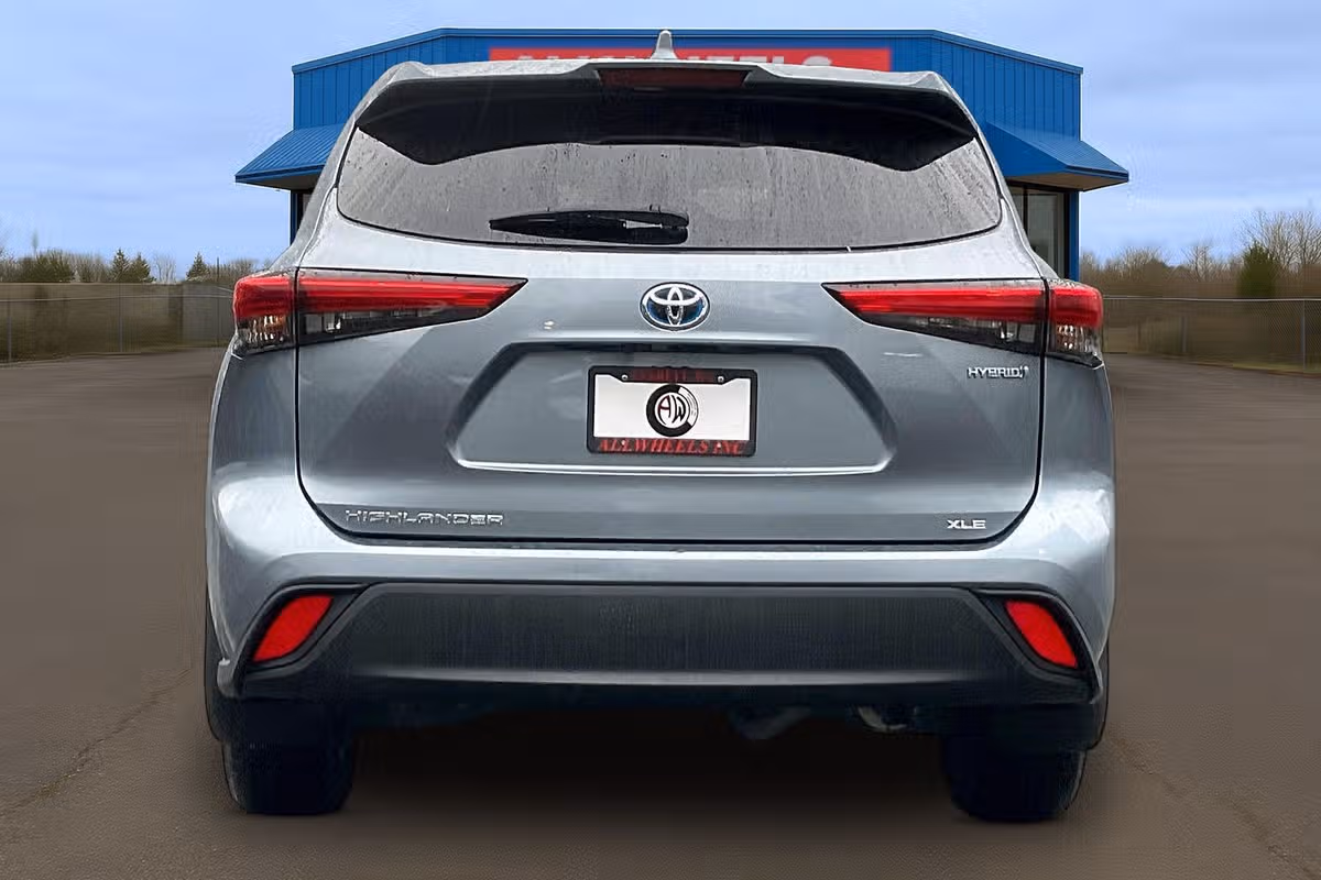 2020 Toyota Highlander Hybrid XLE Image 4