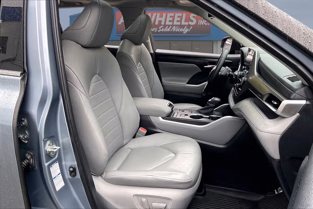 2020 Toyota Highlander Hybrid XLE Image 7