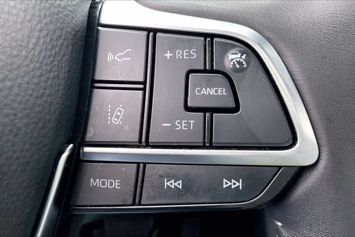 2020 Toyota Highlander Hybrid XLE Image 17