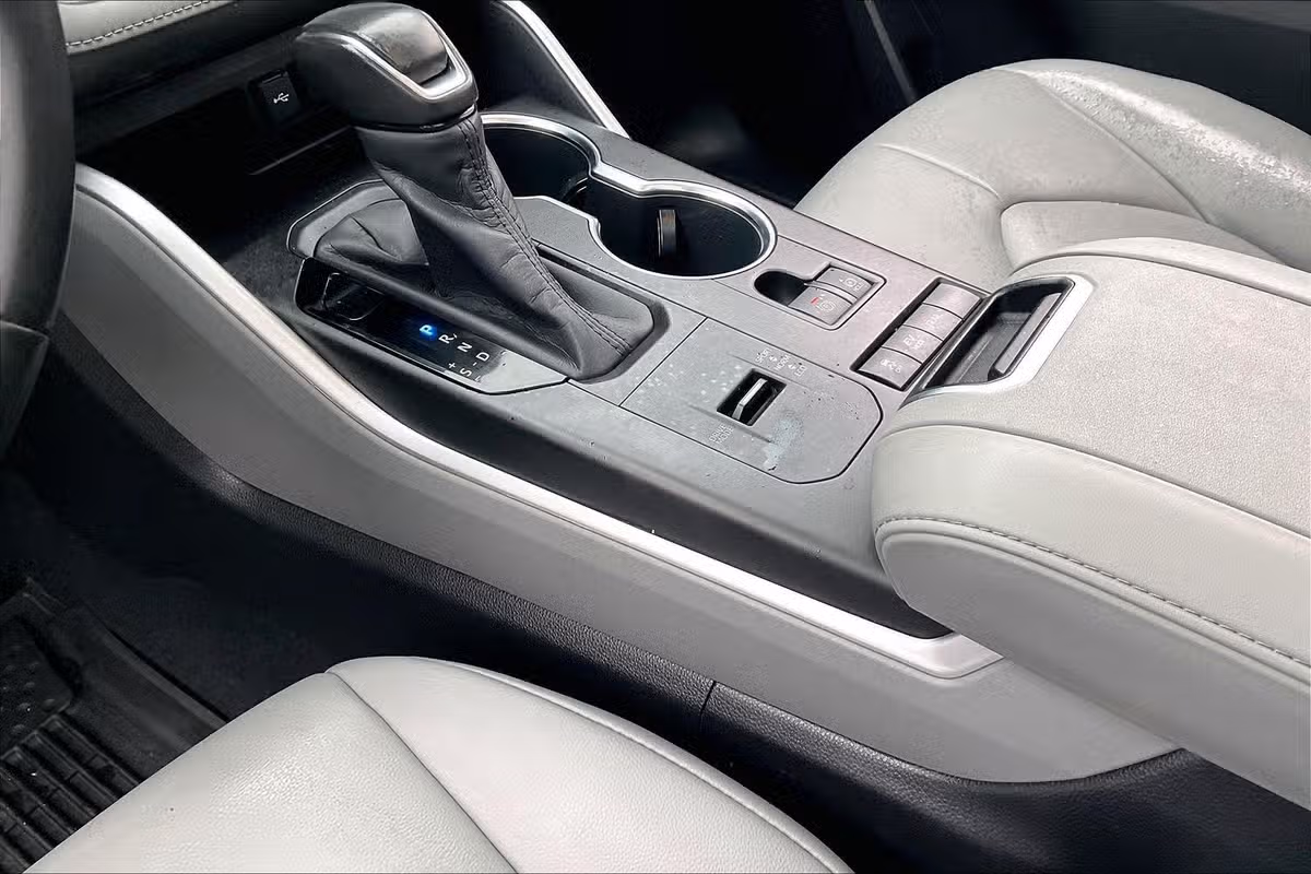 2020 Toyota Highlander Hybrid XLE Image 13