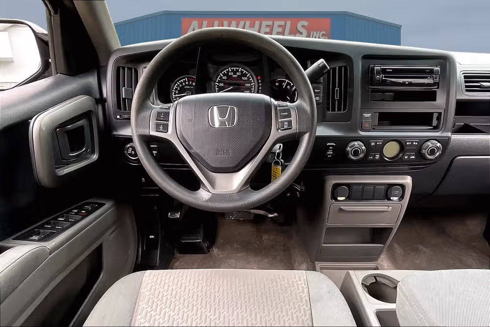 2013 Honda Ridgeline RTS Image 5