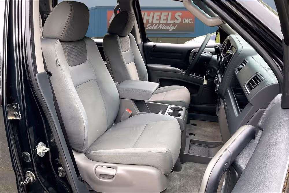 2013 Honda Ridgeline RTS Image 7