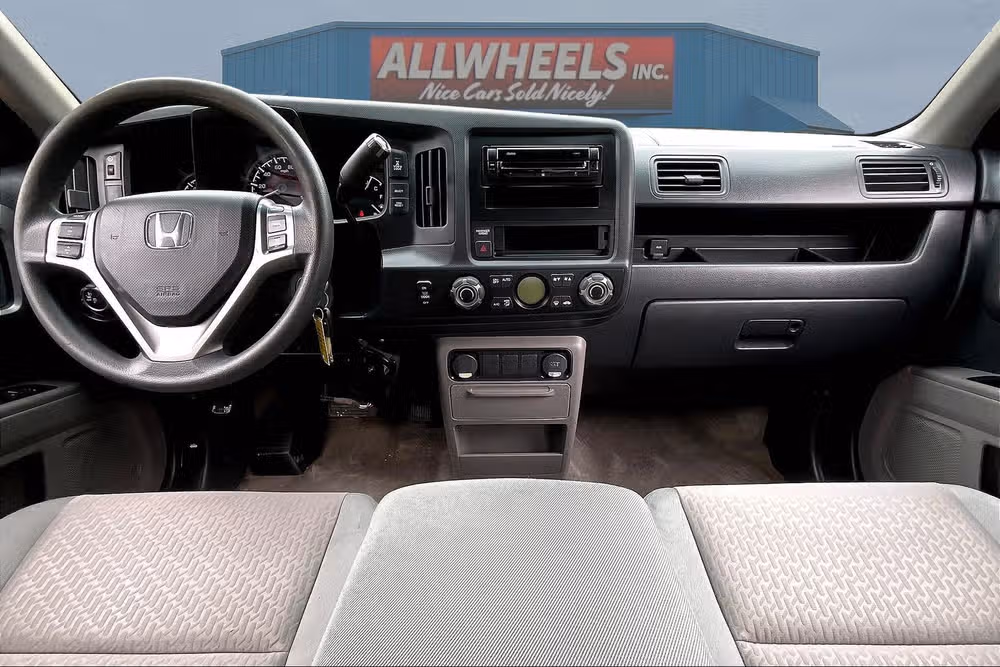 2013 Honda Ridgeline RTS Image 14
