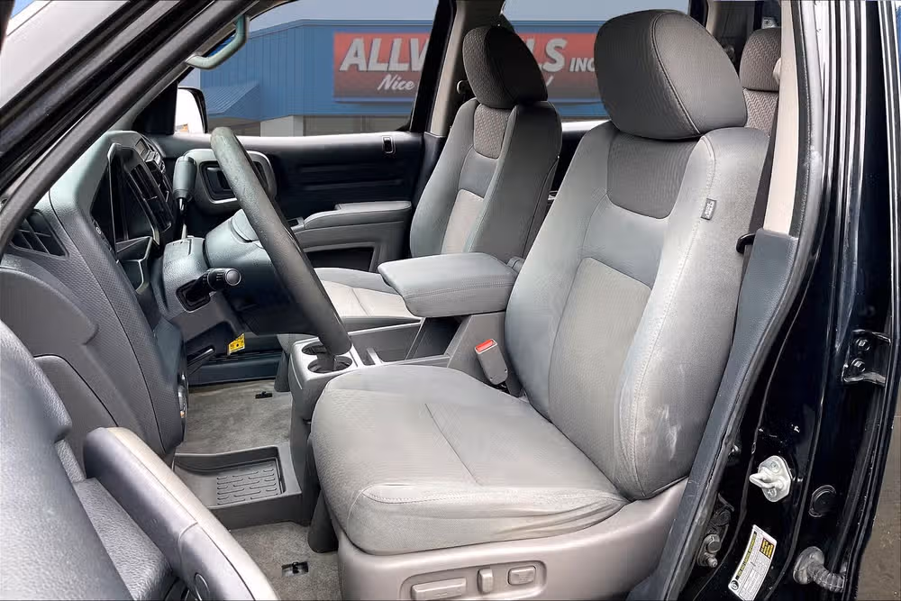 2013 Honda Ridgeline RTS Image 23