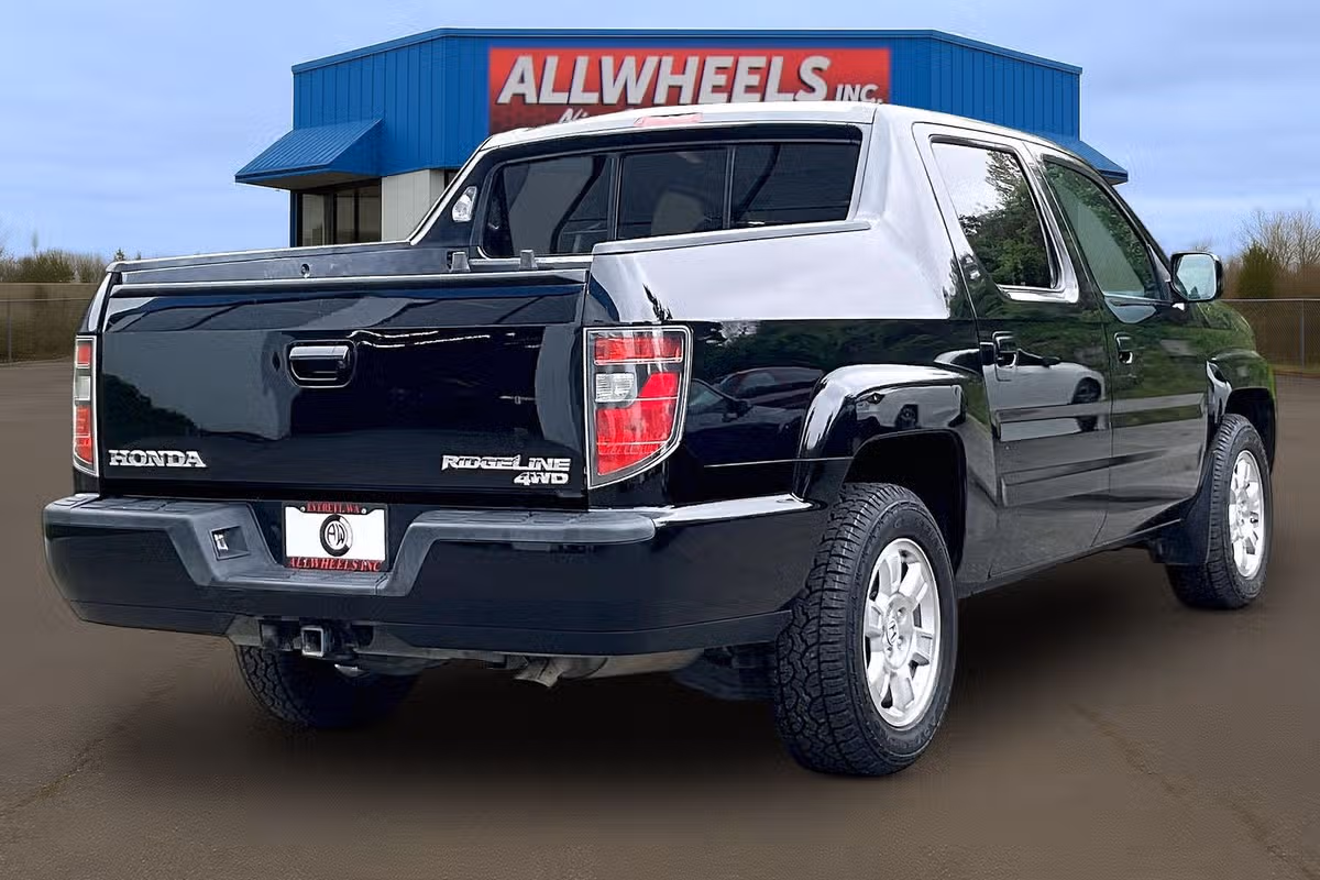 2013 Honda Ridgeline RTS Image 11