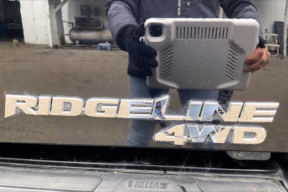 2013 Honda Ridgeline RTS Image 8