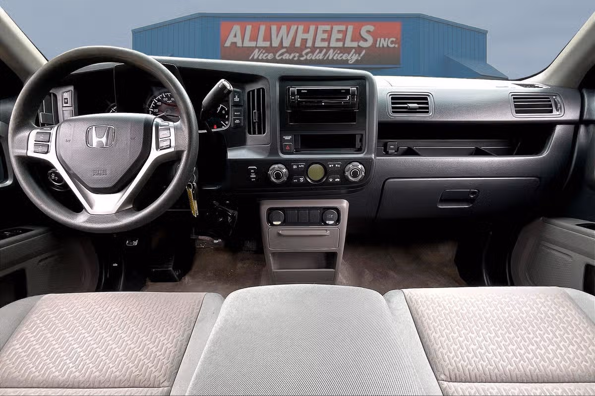 2013 Honda Ridgeline RTS Image 14
