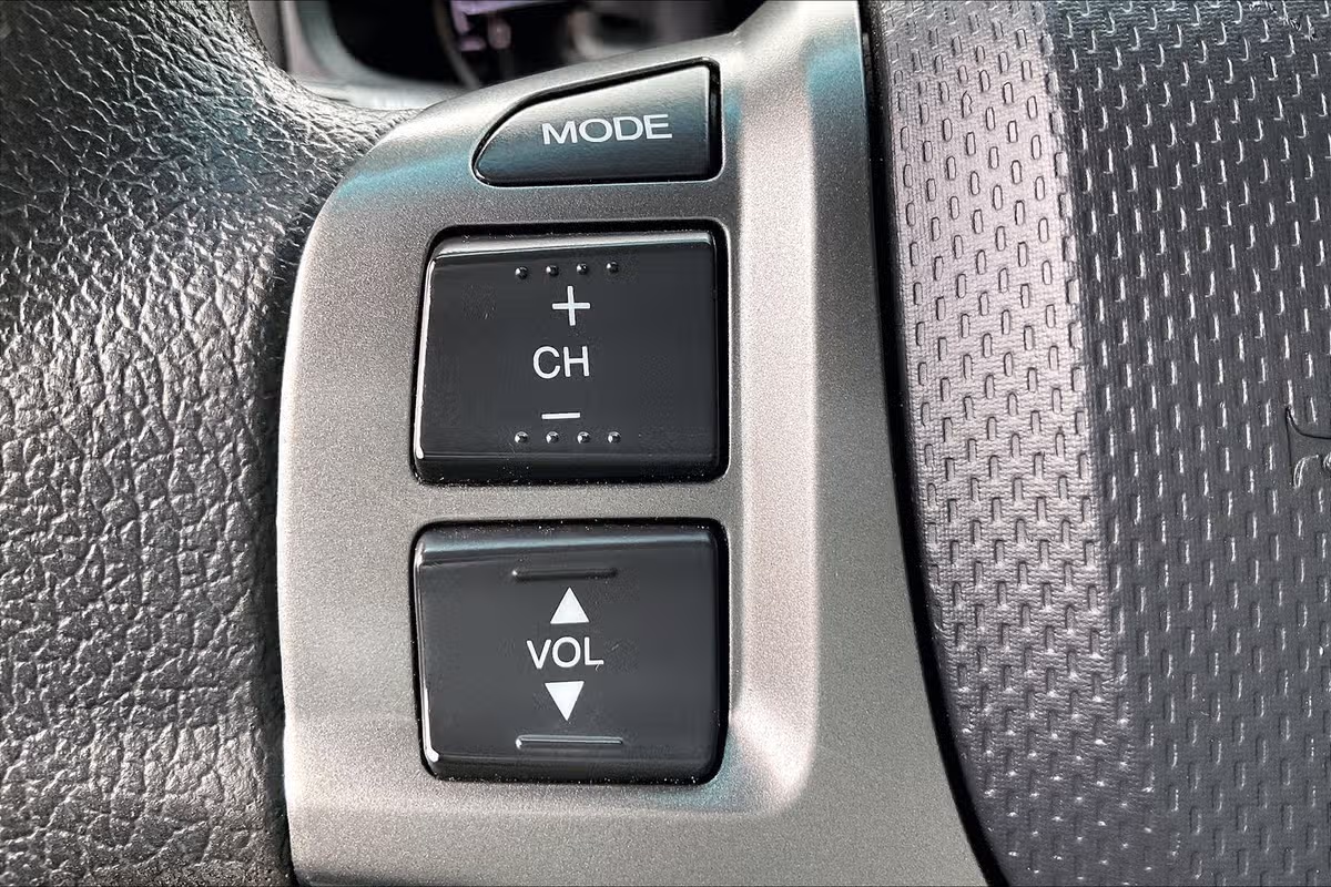 2013 Honda Ridgeline RTS Image 17