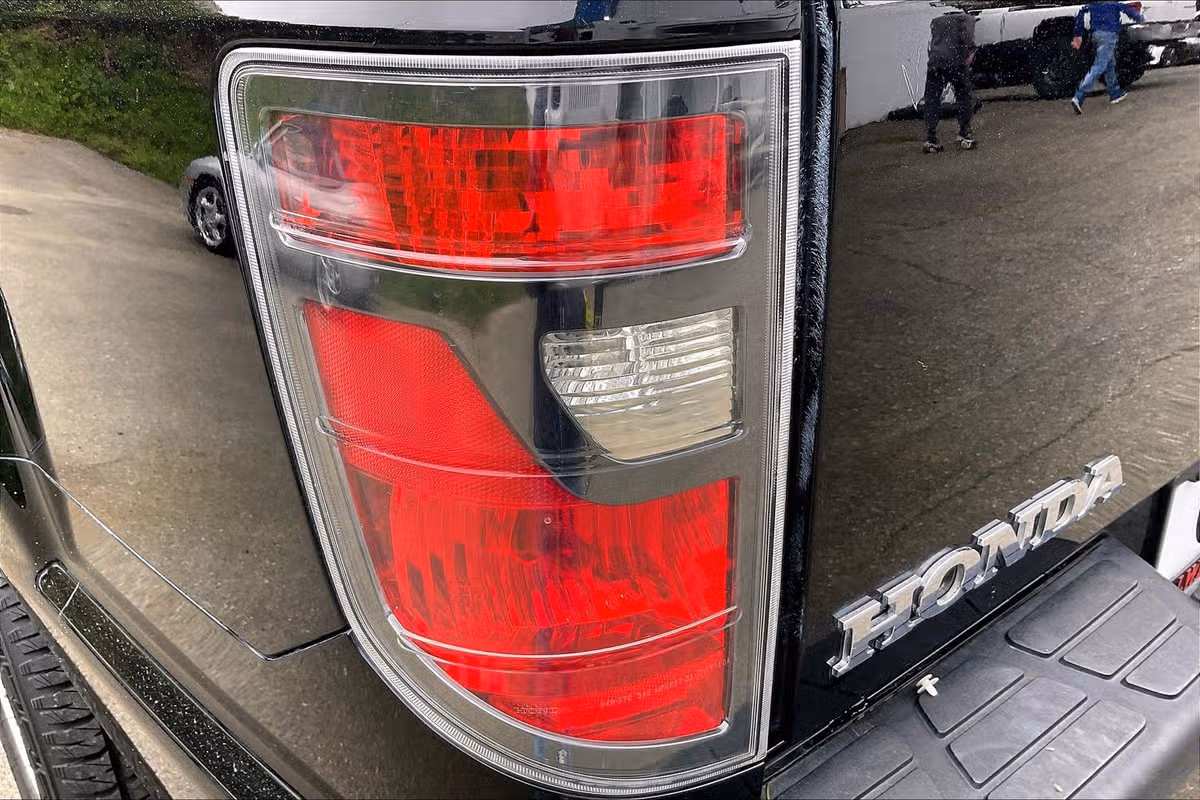 2013 Honda Ridgeline RTS Image 28