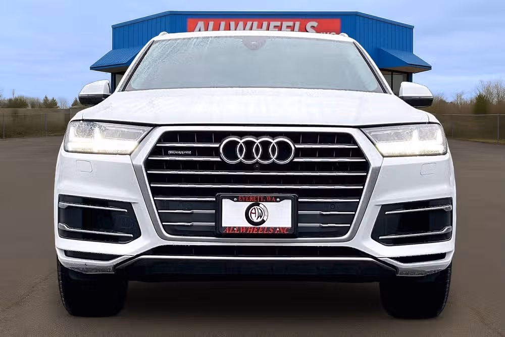 2019 Audi Q7 quattro SE Premium Plus 45 TFSI Image 3