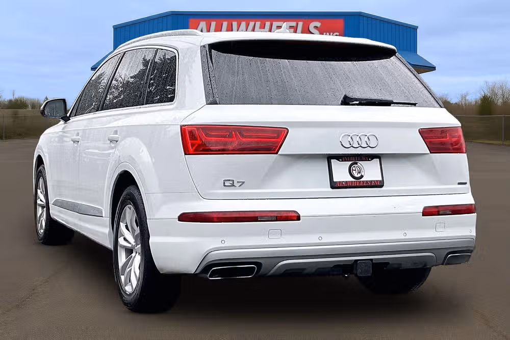 2019 Audi Q7 quattro SE Premium Plus 45 TFSI Image 2