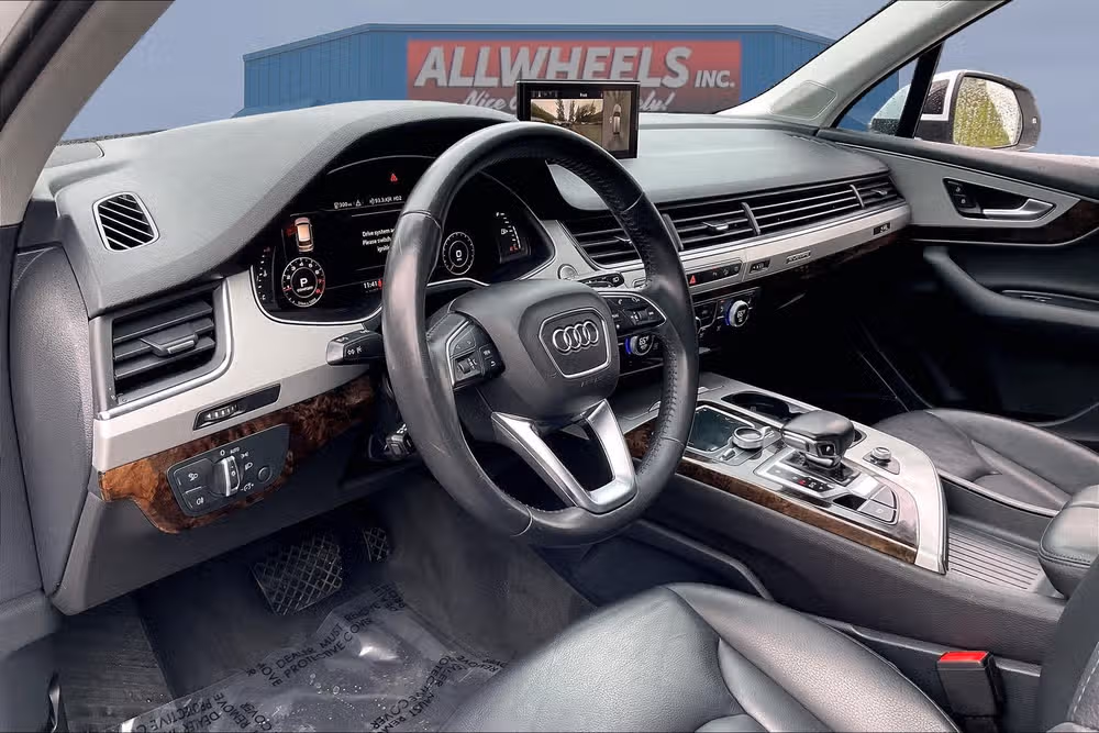 2019 Audi Q7 quattro SE Premium Plus 45 TFSI Image 12