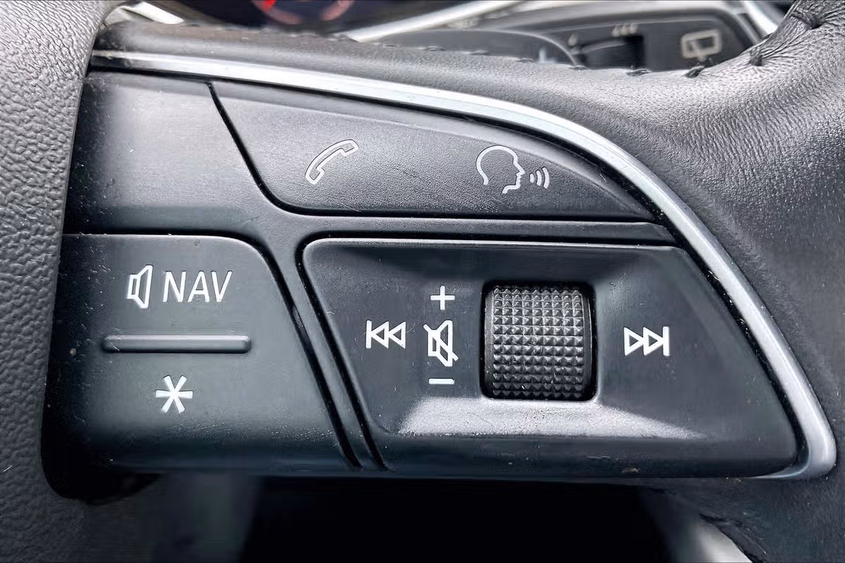 2019 Audi Q7 quattro SE Premium Plus 45 TFSI Image 17