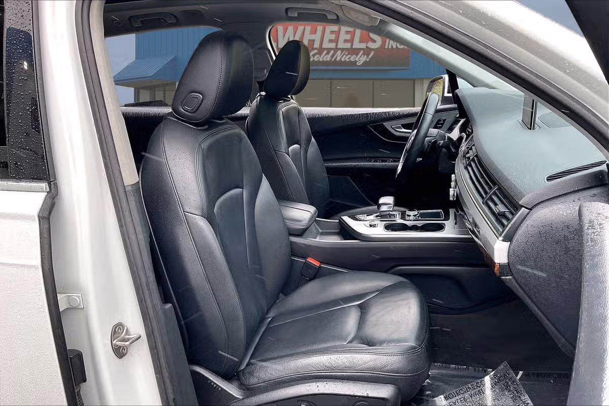 2019 Audi Q7 quattro SE Premium Plus 45 TFSI Image 7