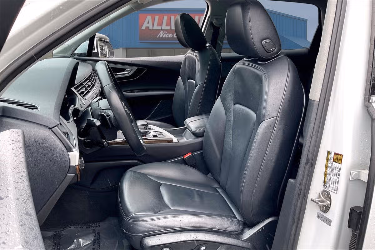 2019 Audi Q7 quattro SE Premium Plus 45 TFSI Image 23