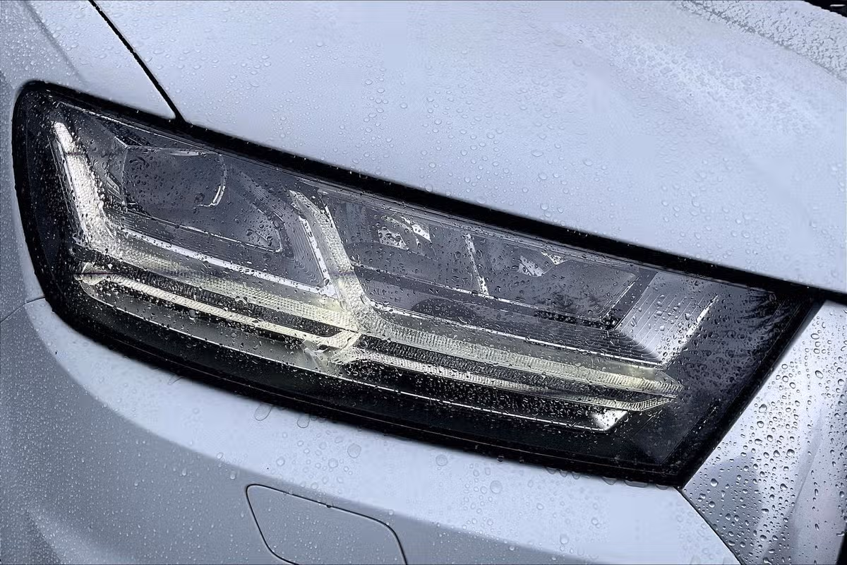 2019 Audi Q7 quattro SE Premium Plus 45 TFSI Image 28