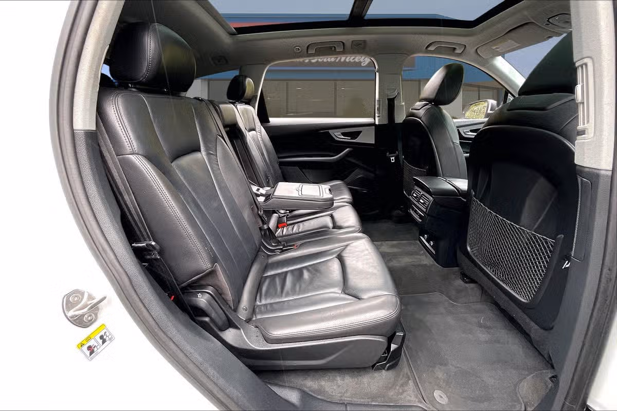 2019 Audi Q7 quattro SE Premium Plus 45 TFSI Image 25