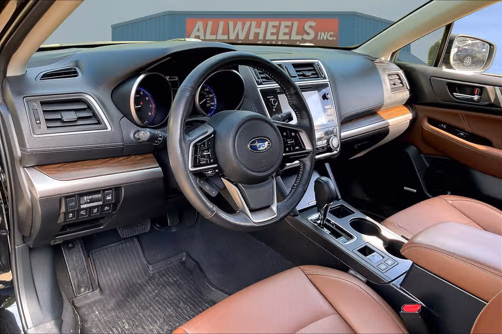 2018 Subaru Outback 2.5i Touring Image 12