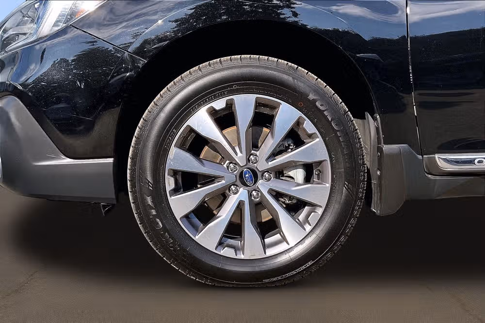 2018 Subaru Outback 2.5i Touring Image 9