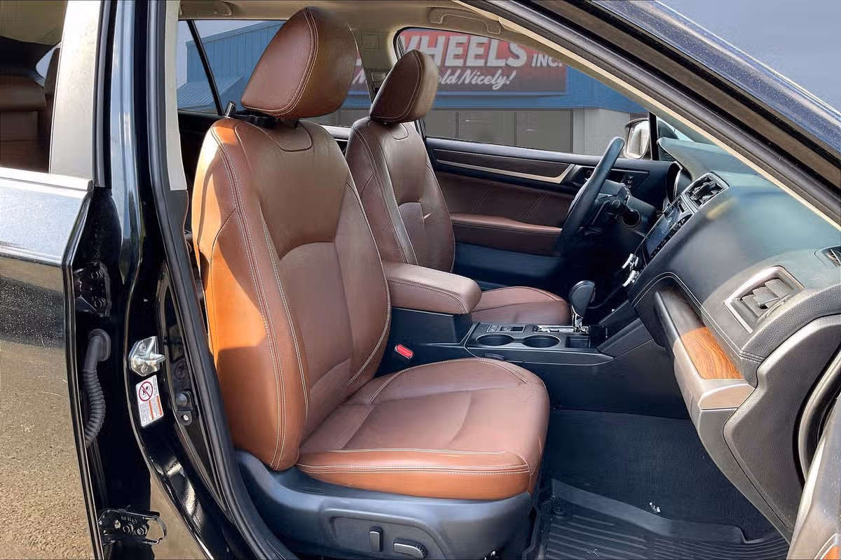 2018 Subaru Outback 2.5i Touring Image 7