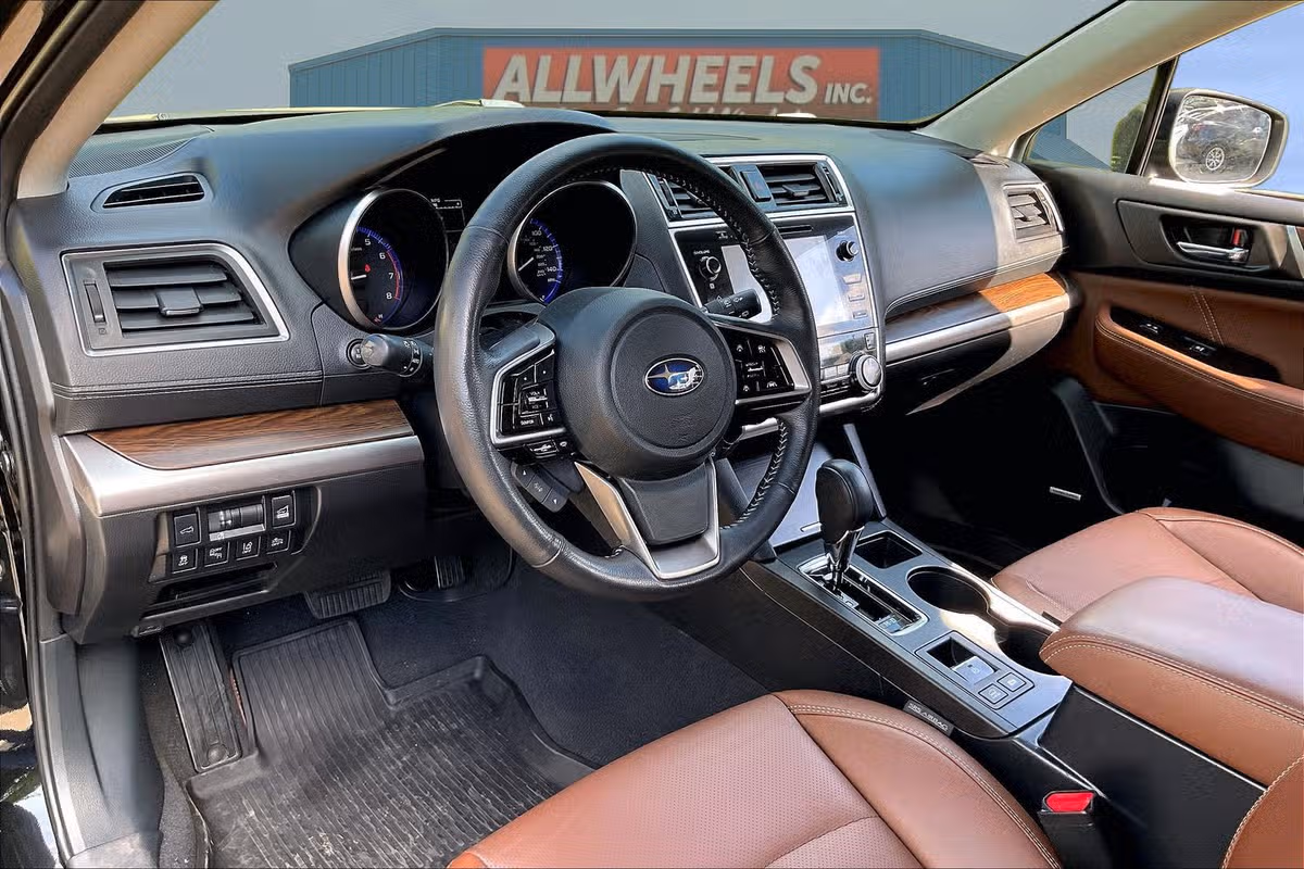 2018 Subaru Outback 2.5i Touring Image 12