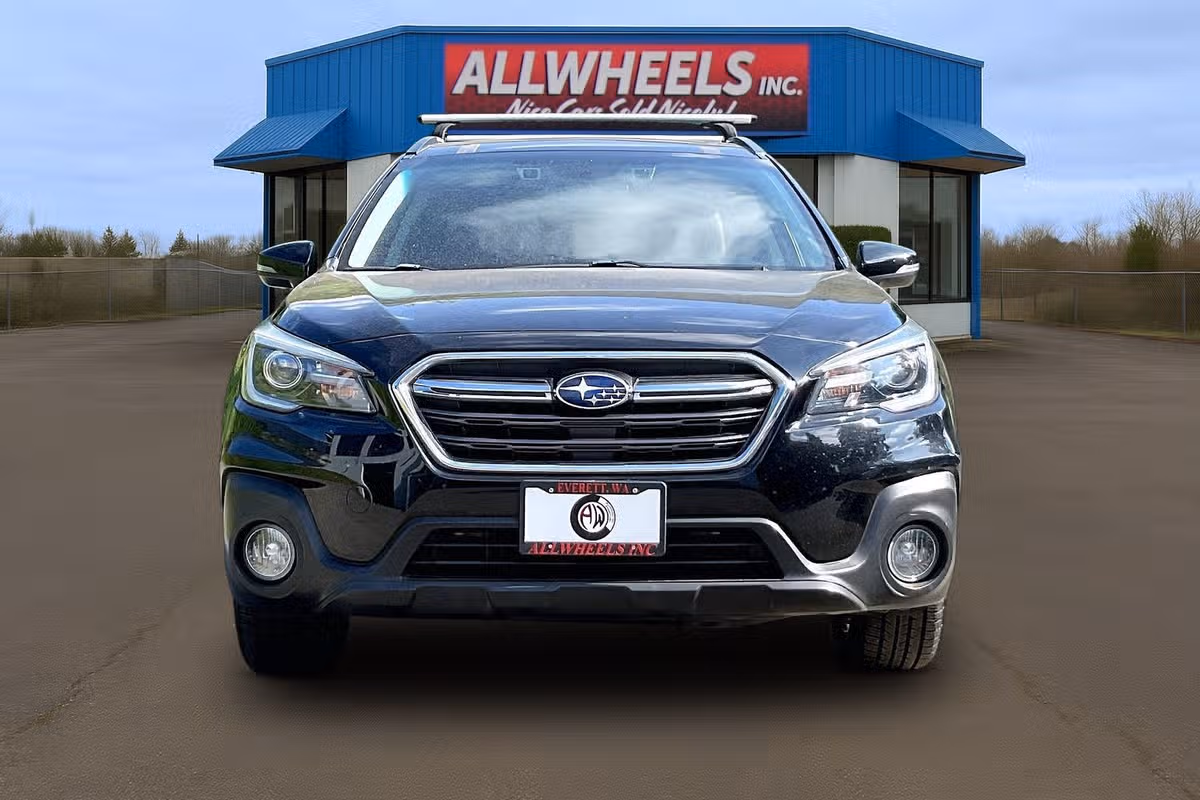 2018 Subaru Outback 2.5i Touring Image 3