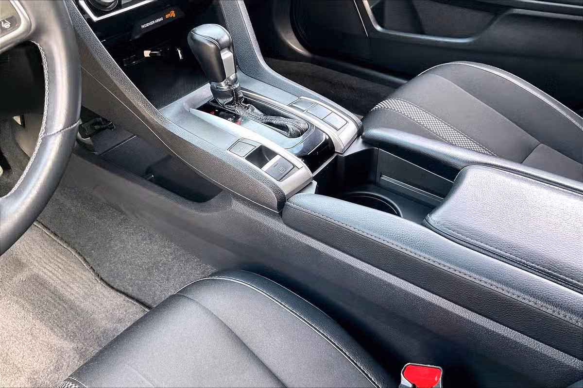 2020 Honda Civic Sport Image 13